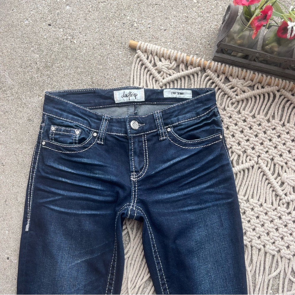 Daytrip Skinny Jeans Size 25 - Picture 3 of 8